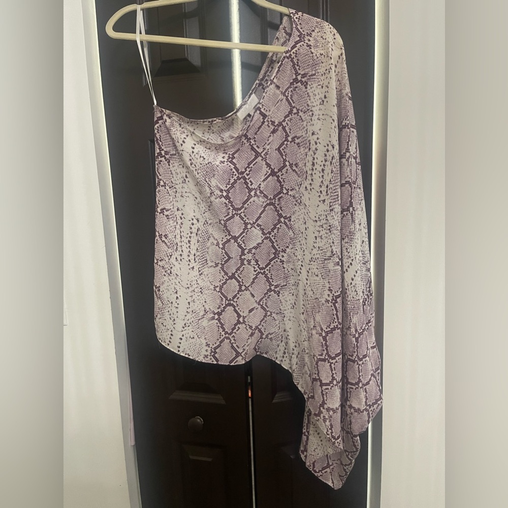 ALEXIS - silk blouse - WORN ONCE. Size: XS/S